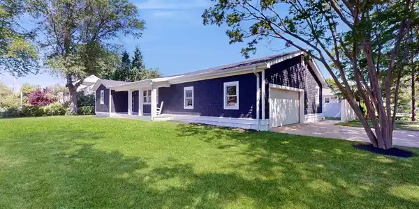 67 Hiawatha Avenue