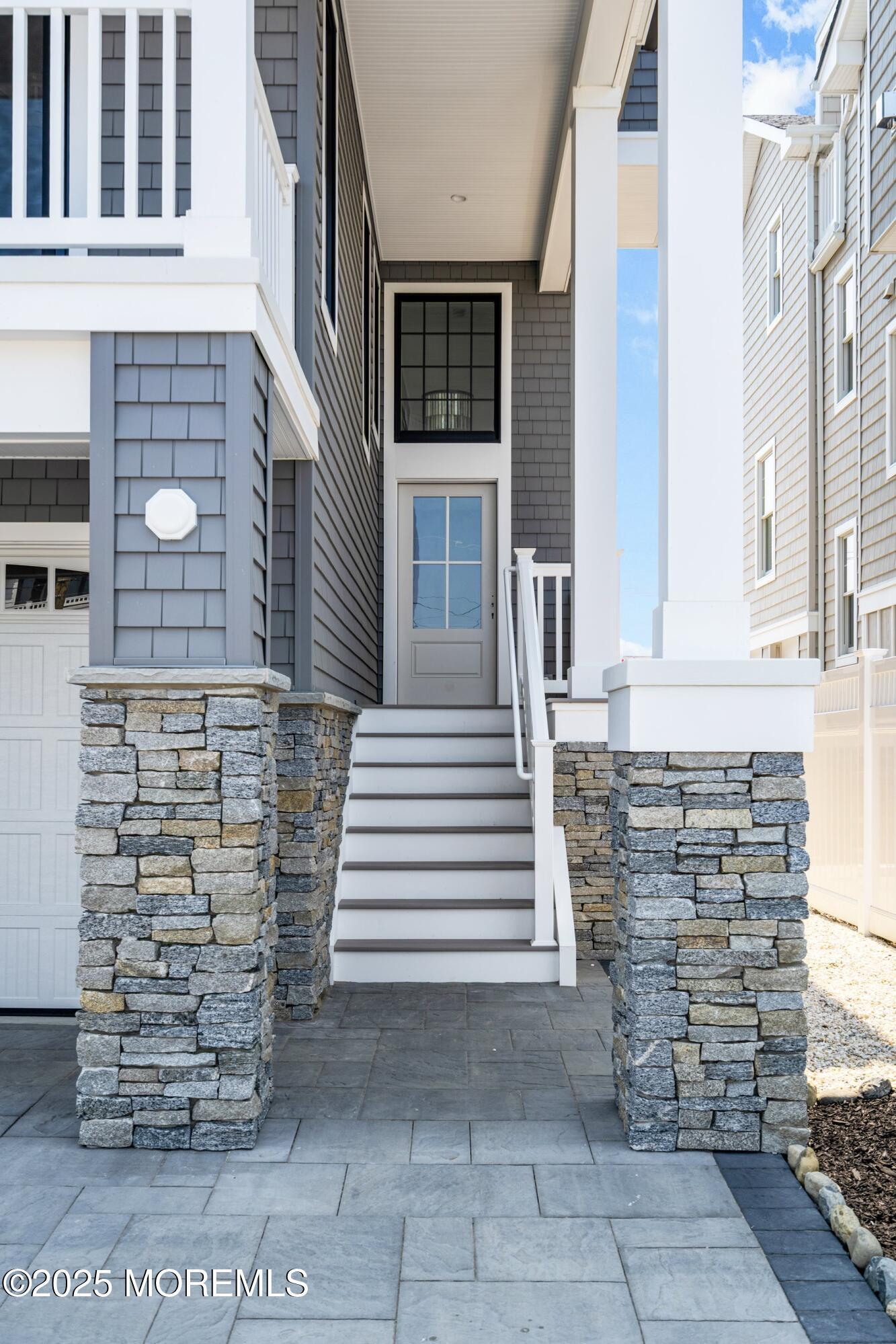 Image 3: 006-Front Entrance NO SIGN