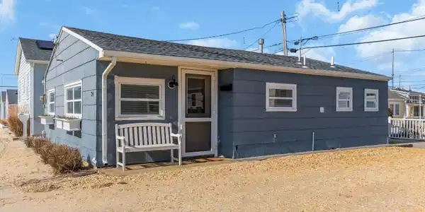 24 E Pelican Way