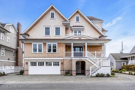 1025 Barnegat Lane