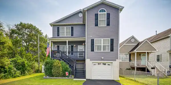 11 Brainard Avenue