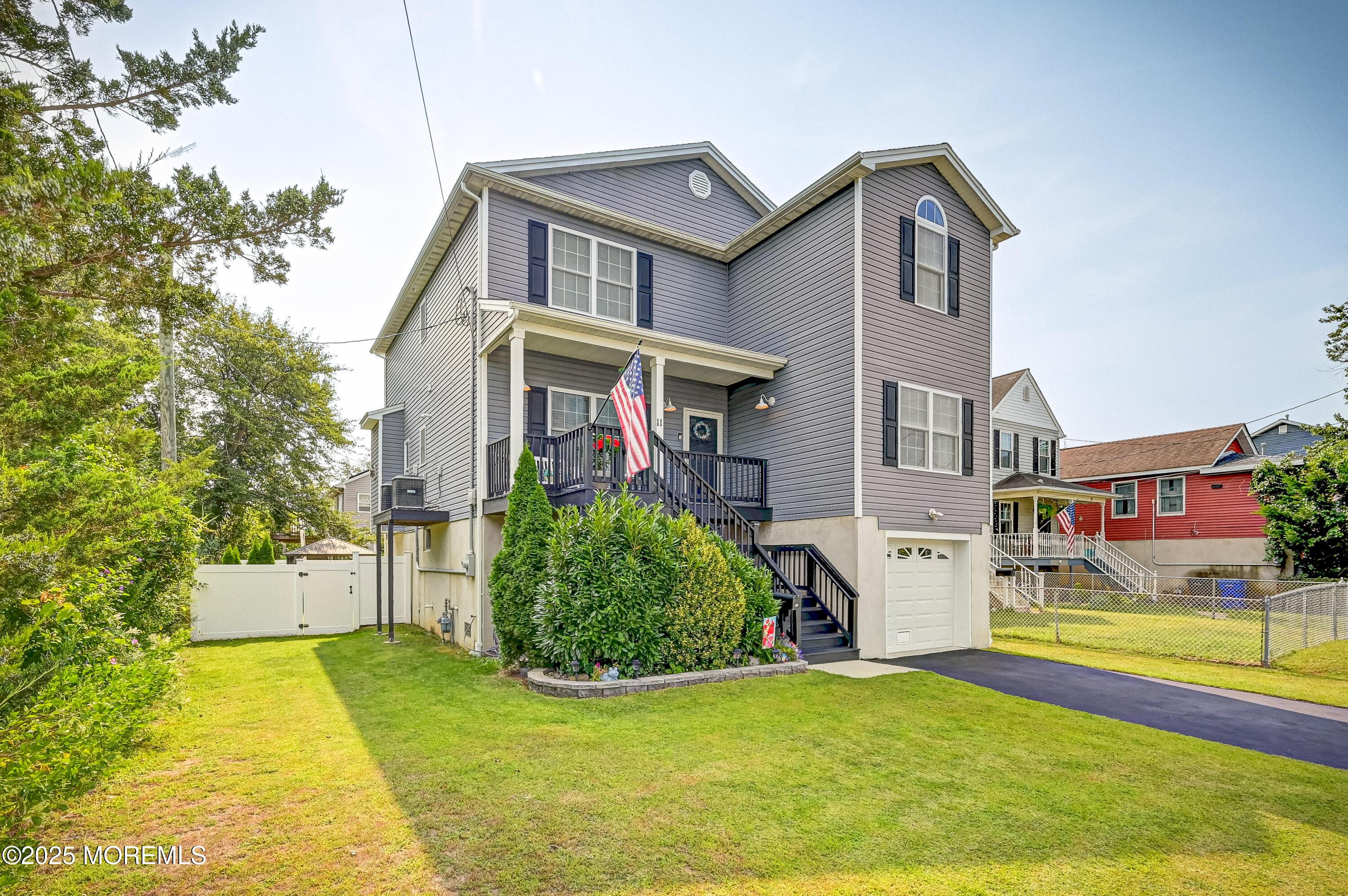 Image 2: 11_brainard_ave_001