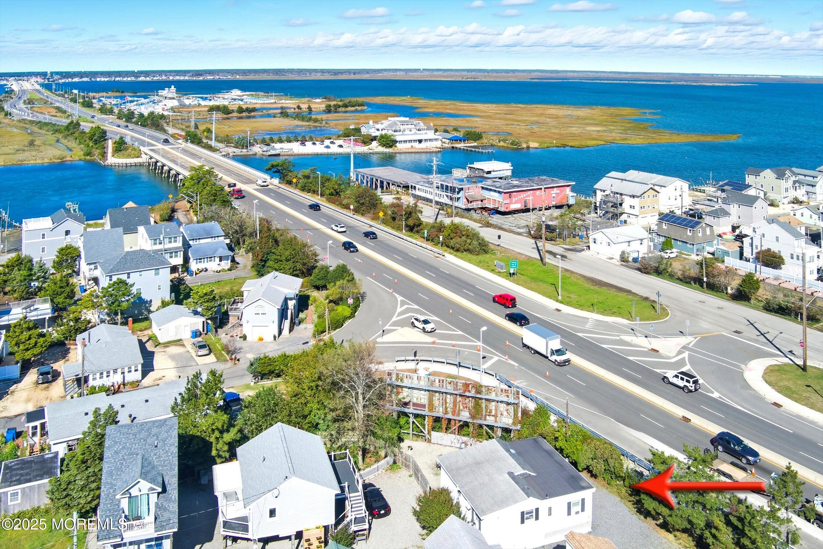 Image 4: 06-Aerial 3 ARROW