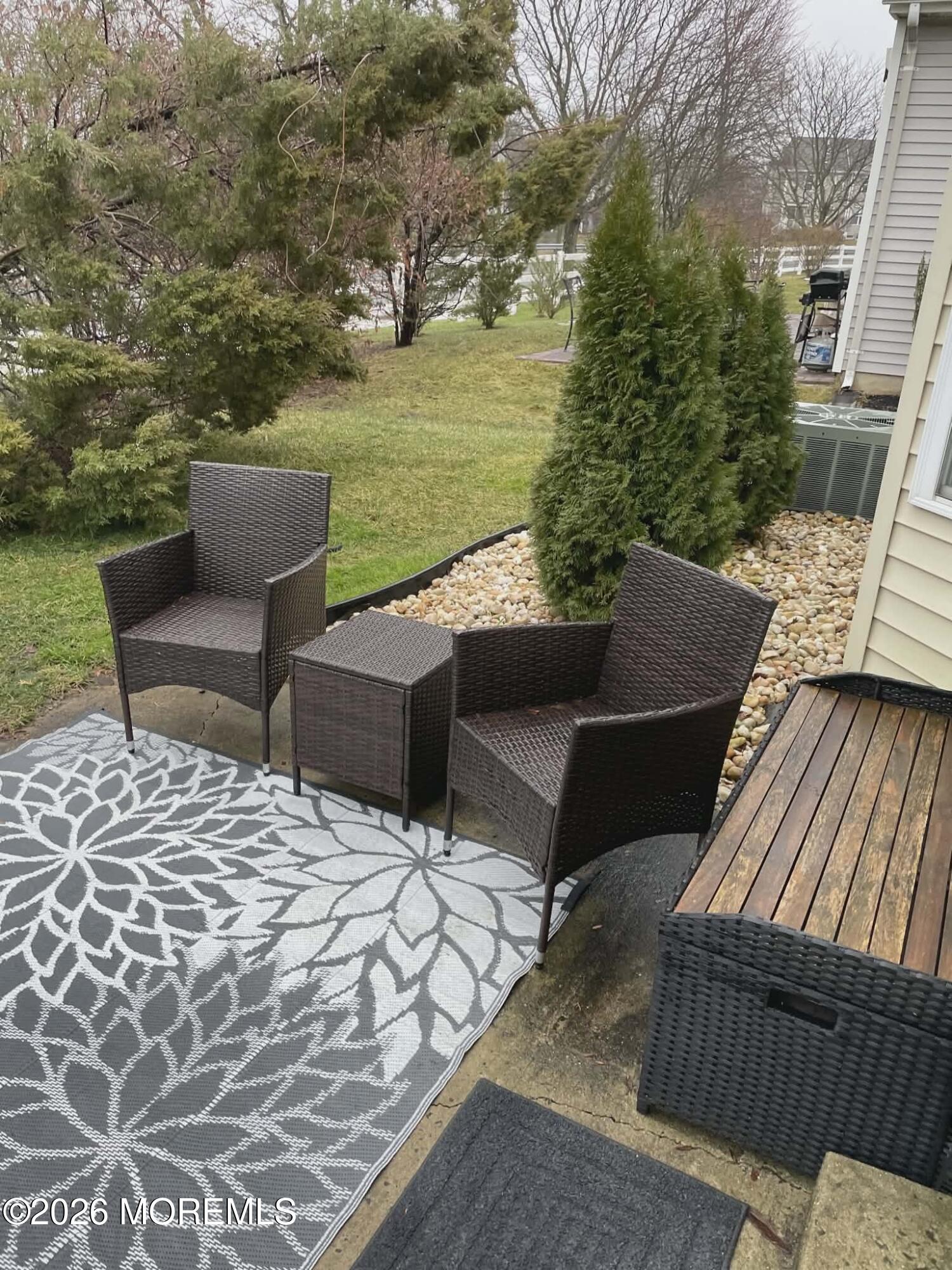 Image 4: ttujtfujtfguj