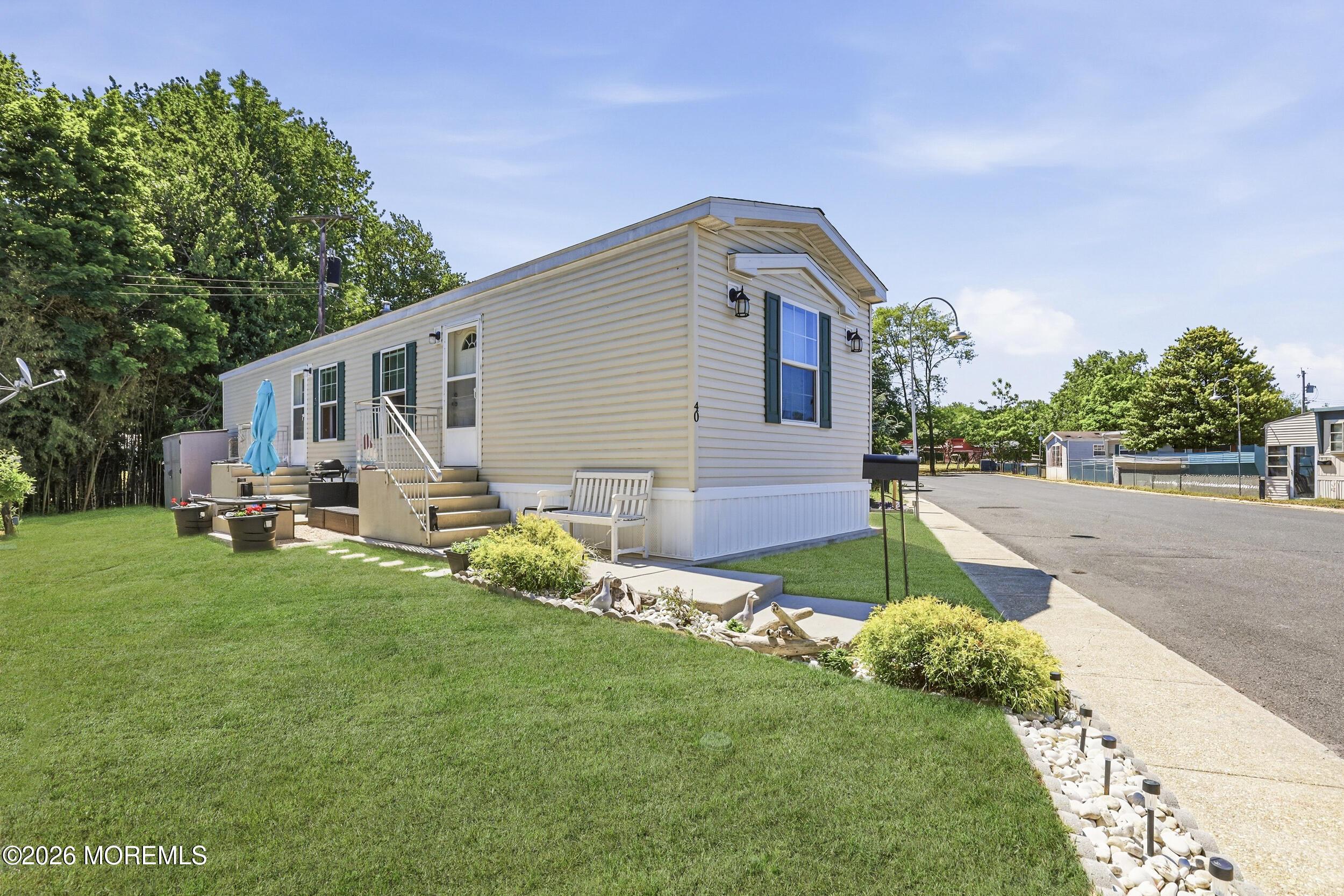 Image 2: 1_40 locust grove_1
