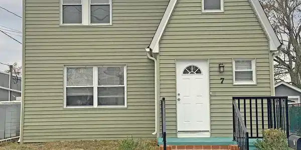 7 Lake Drive