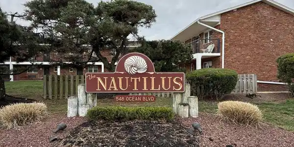 548 Ocean Boulevard Unit 8