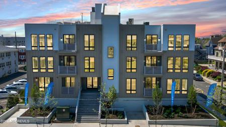 218 3rd Avenue Unit 204
