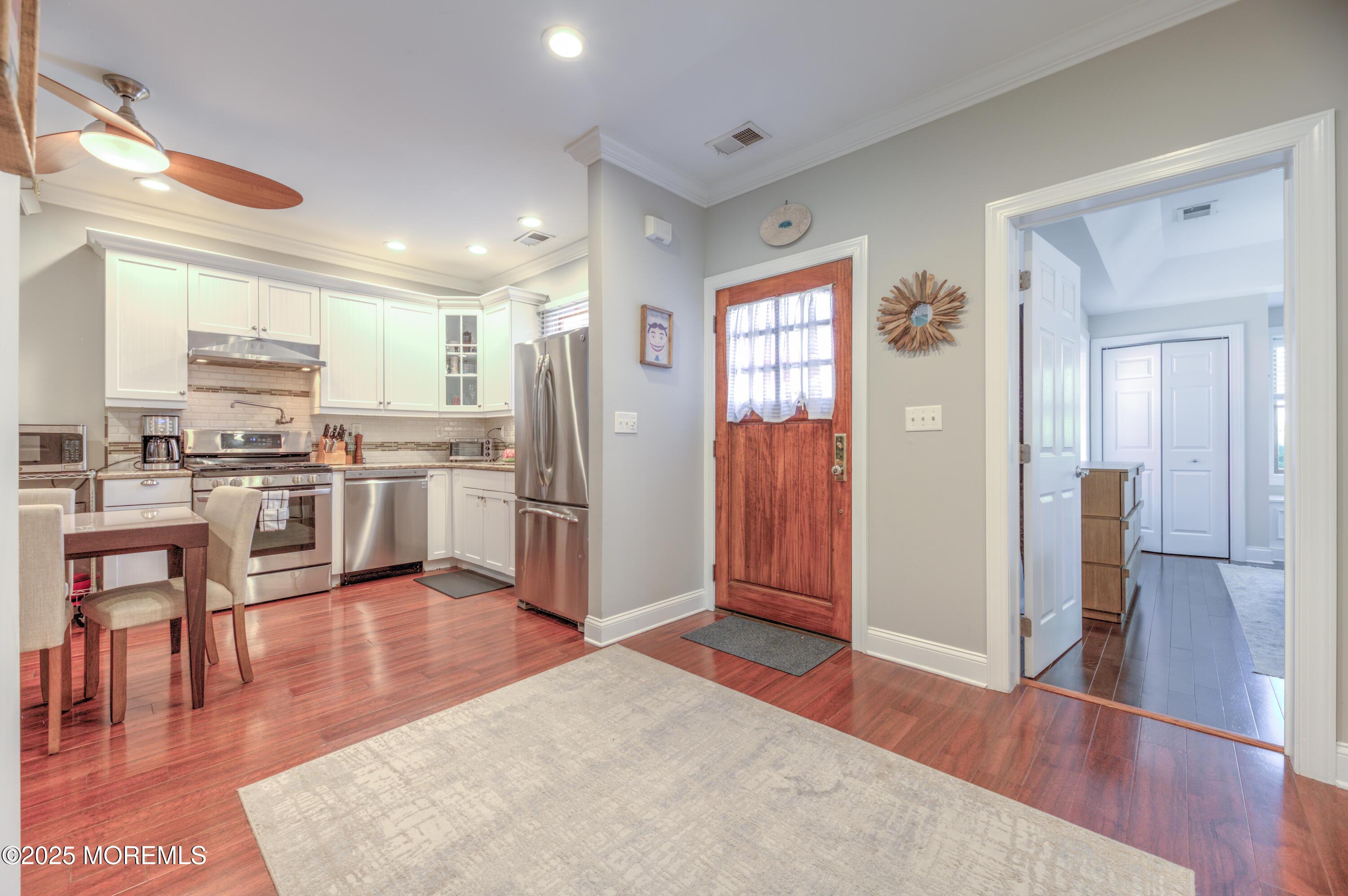 Image 3: 217 Newark Ave (14 of 30)