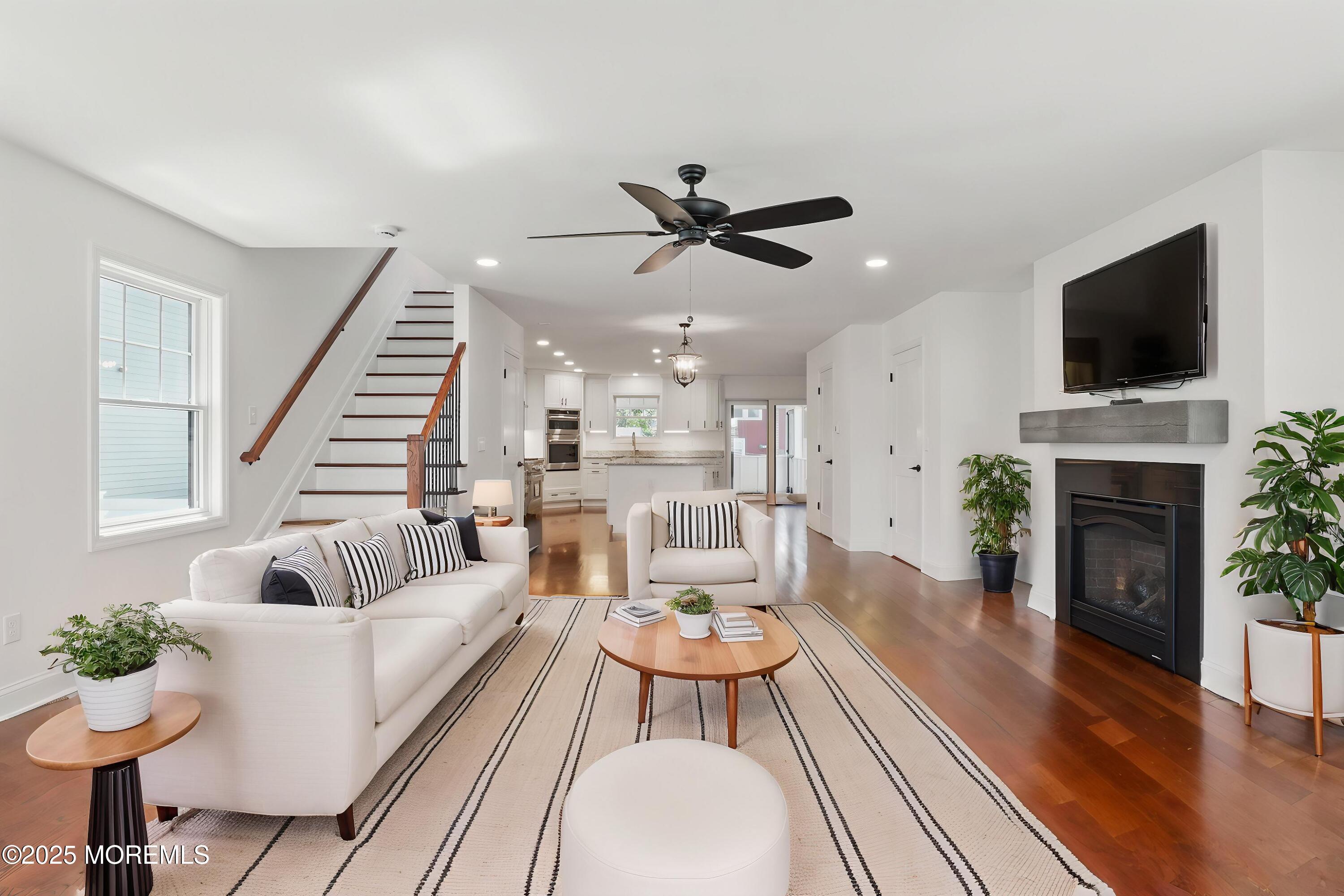 Image 4: Virtual Staging