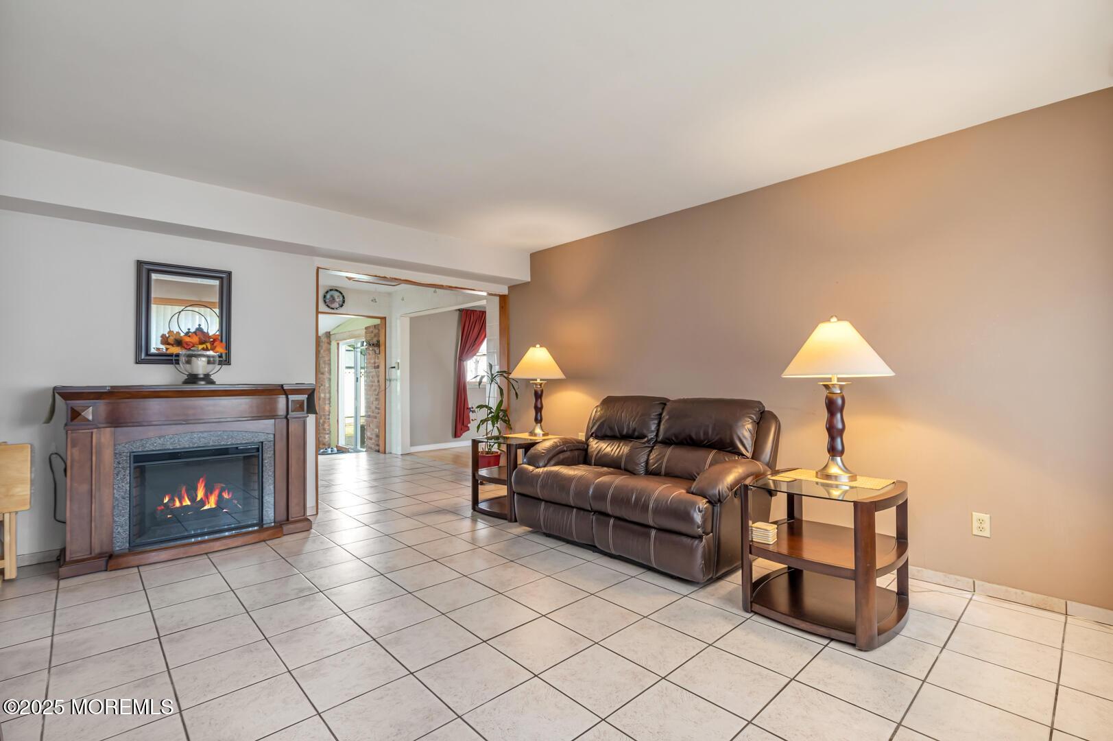 Image 2: Living Room
