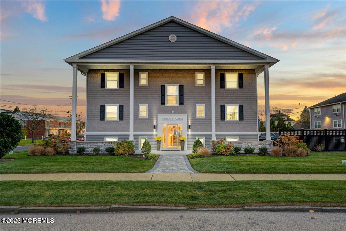 Image 1: 01-Twilight