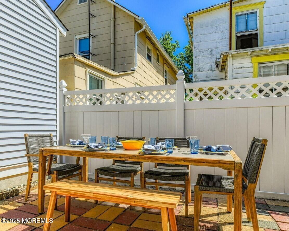 Image 4: Al Fresco Dining