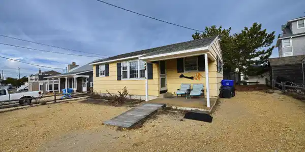 105 E Kupper Drive