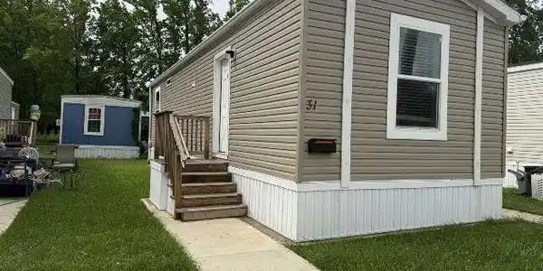 31 Randall Avenue