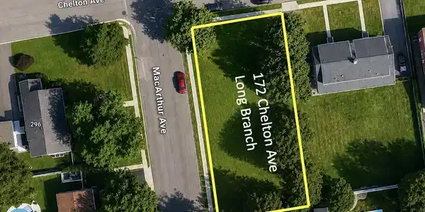 Image 3: Aerial corner