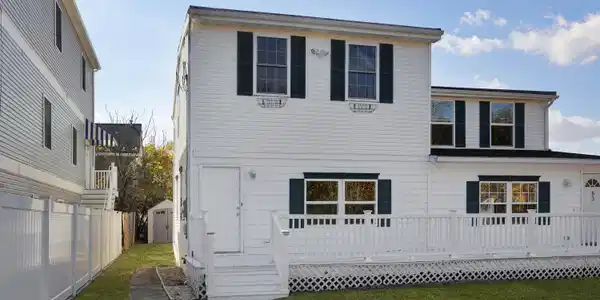 87 Bayside Parkway