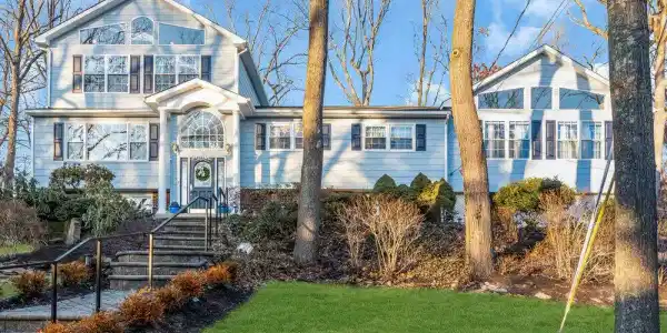 302 E Highland Avenue