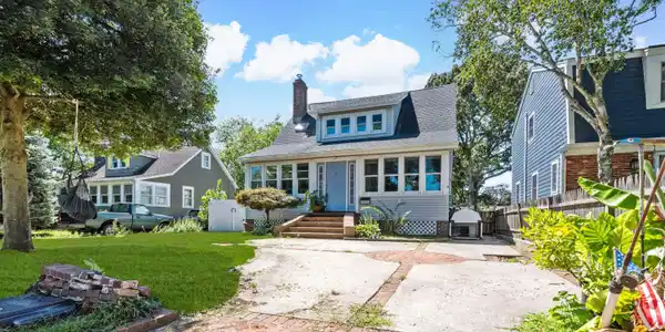 915 Brooks Road