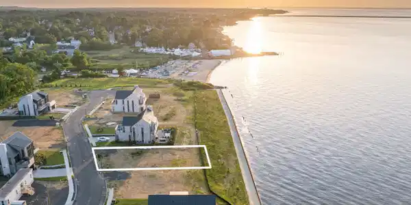 6 Brant Drive
