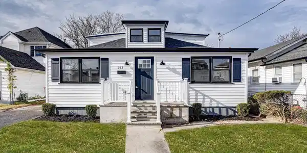 143 Seabreeze Way