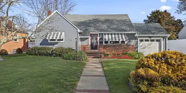 114 Memorial Parkway