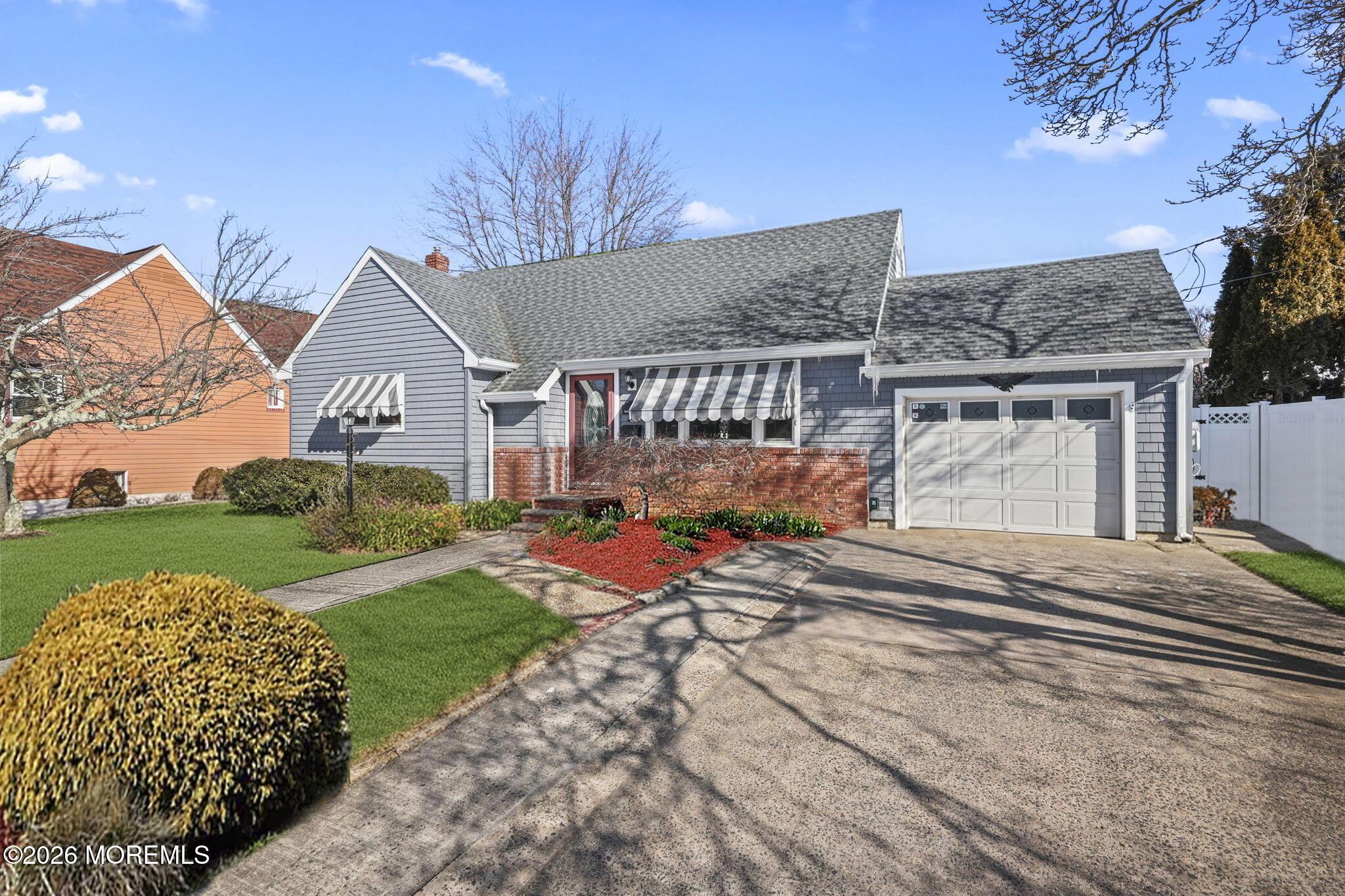 Image 2: 2-web-or-mls-LPM_3733 (2)