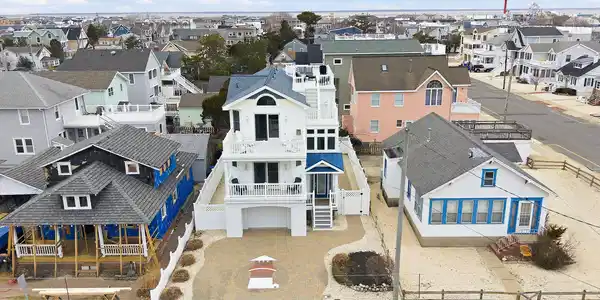 Image 3: 07-Aerial 4