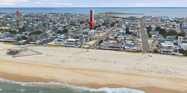 Image 4: 68-Aerial Beach ARROW