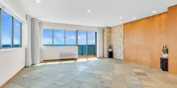 Image 2: 54-web-or-mls-DSC01456