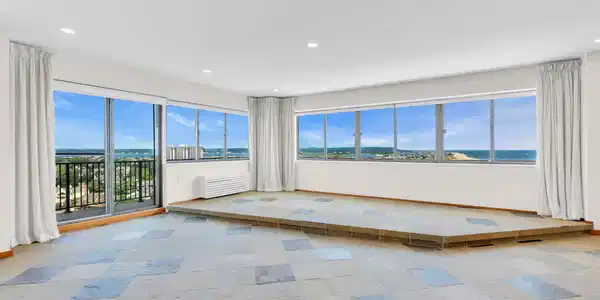 Image 3: 7-web-or-mls-DSC01215