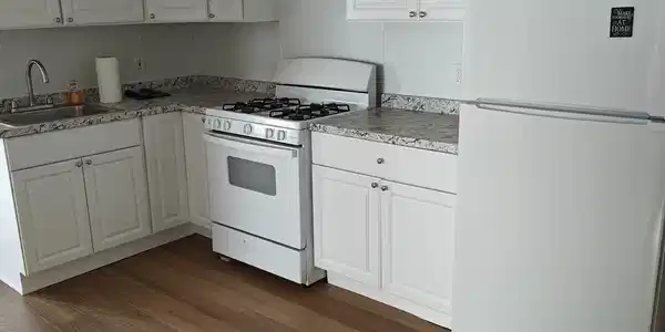 Image 2: ROLAND KITCHEN