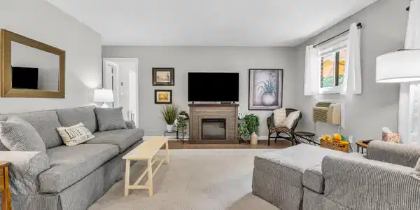 156 Lexington Court