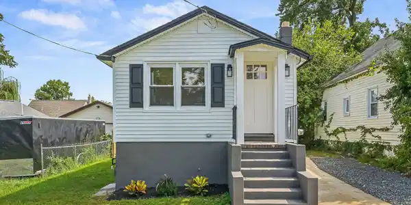 Image 2: 181_hilltop_blvd_002