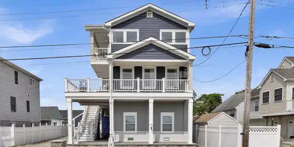 507 Bay Avenue