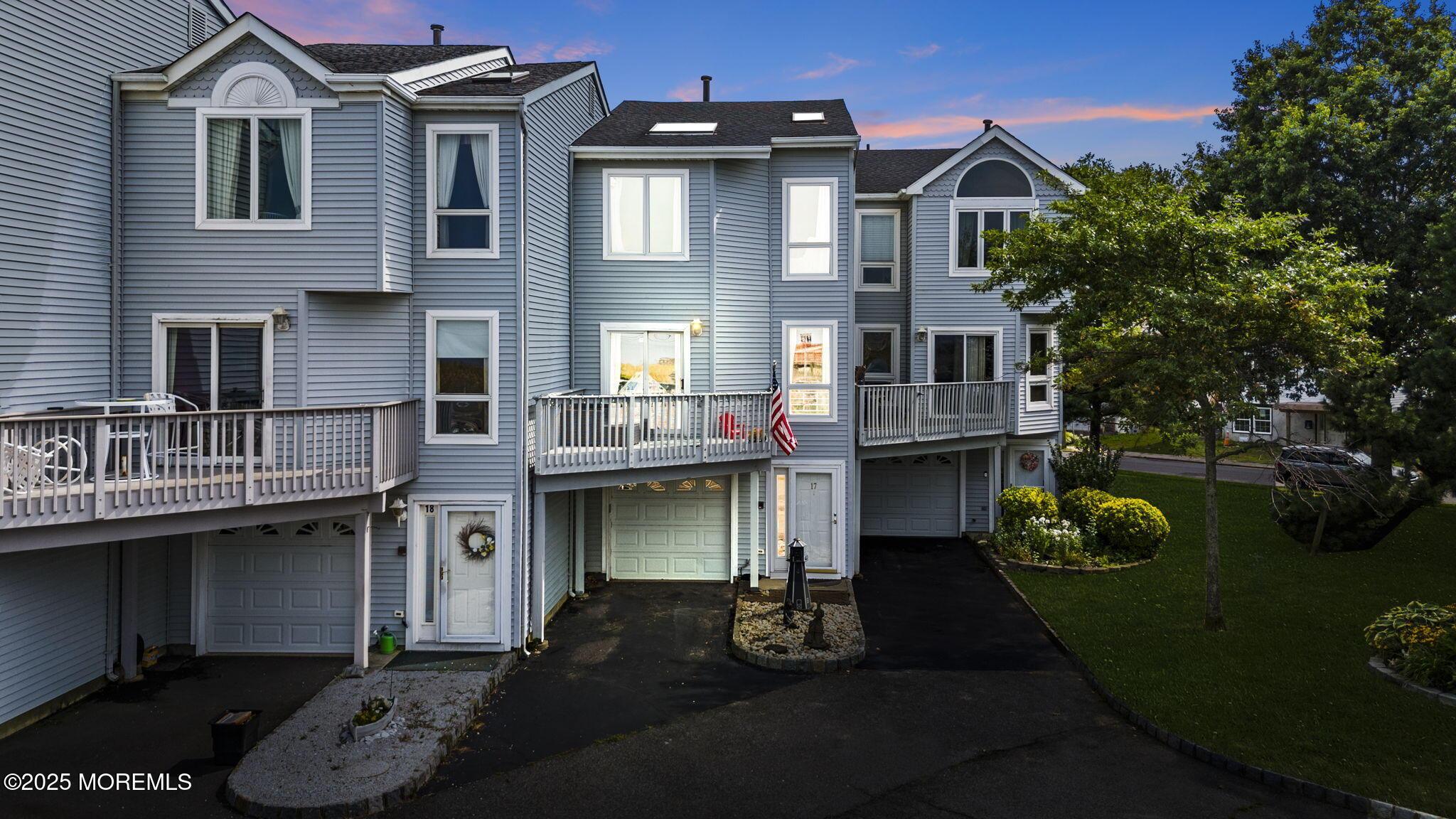 Image 1: 1-web-or-mls-DJI_20250814153037_0109_D.t
