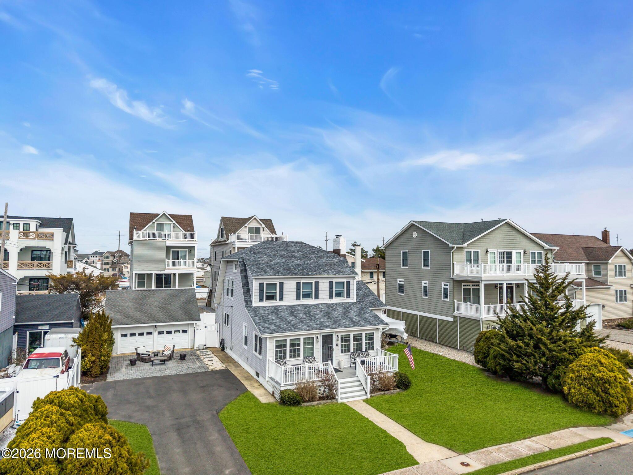 Image 4: 34-web-or-mls-DJI_20260318133441_0249_D-