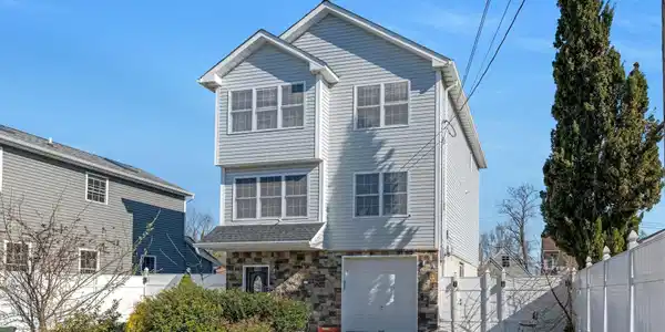 133 7th Street