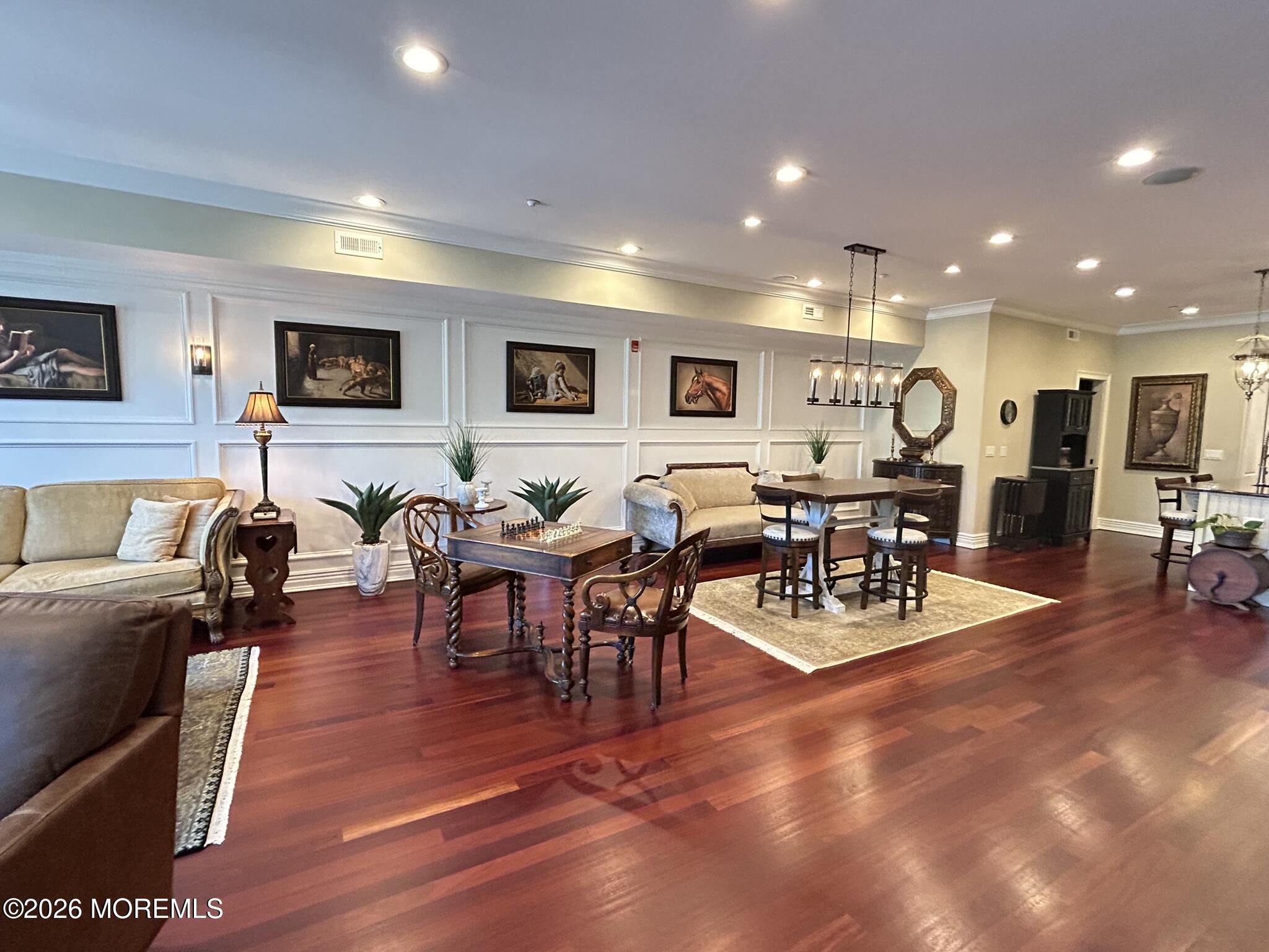 Image 4: Game Board / Dining Area