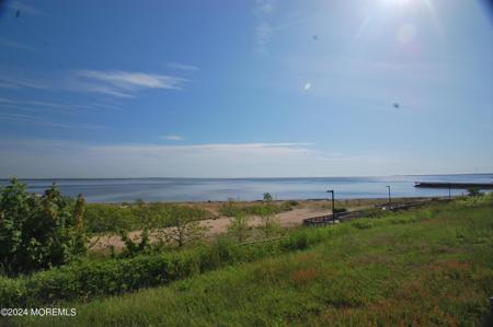 113 Shoreland Circle