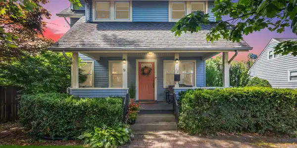12 Tiensch Avenue