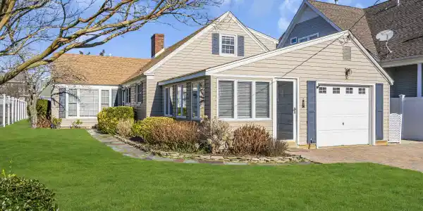 31 Dickman Drive