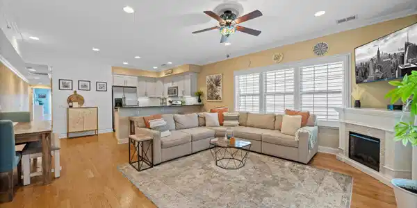 1717 Main Street Unit 202