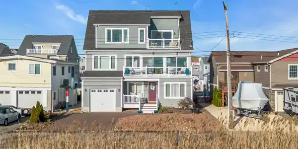 124 Saint Lawrence Boulevard