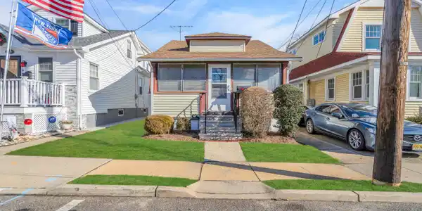 1812 Fernwood Road