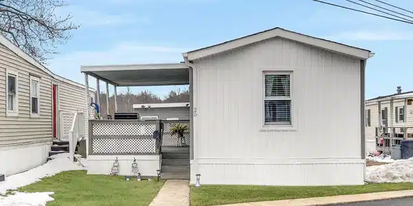 25 Bayshore Mobile Mnr