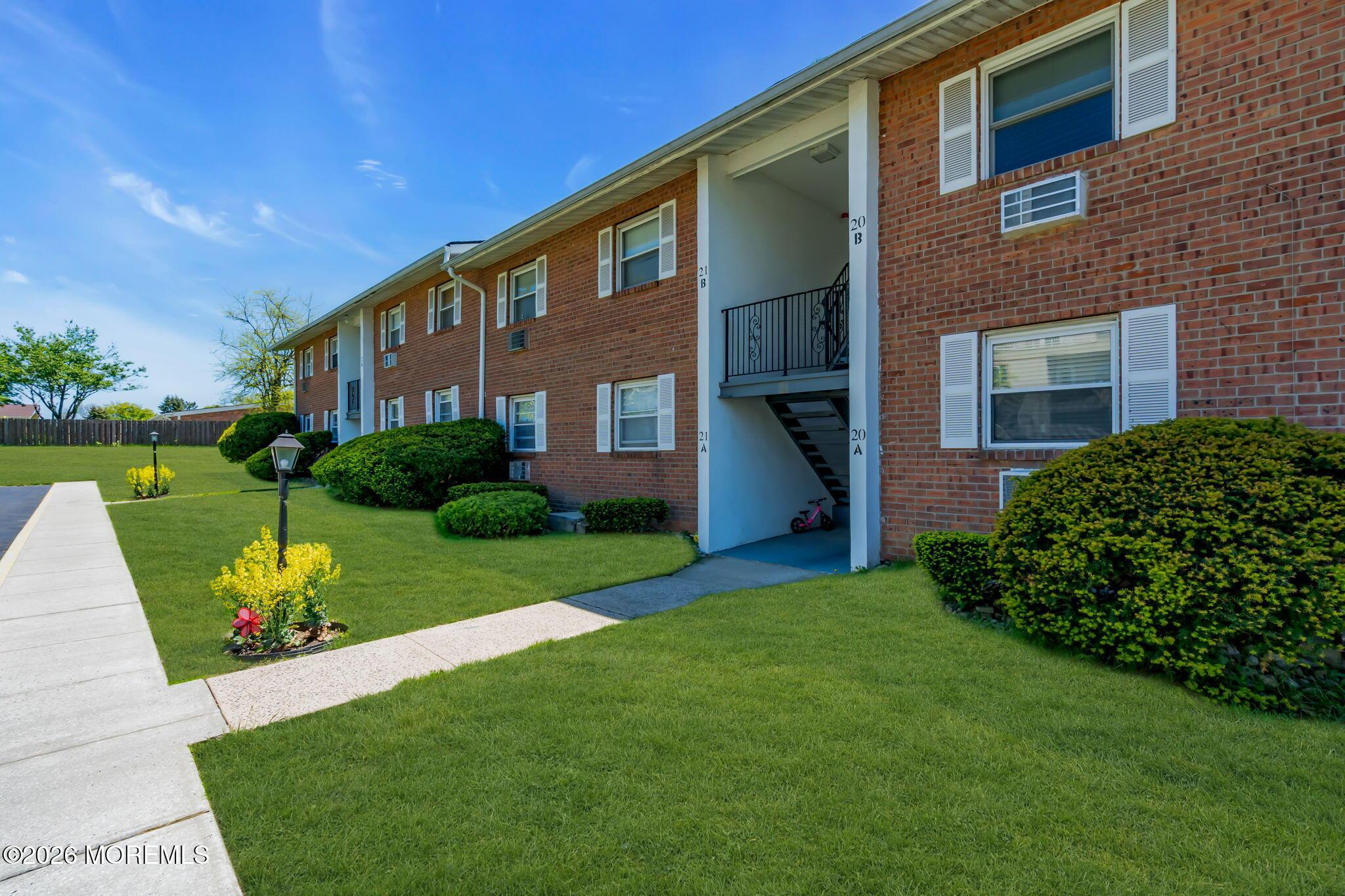 Image 4: 2-web-or-mls-DSC00496-