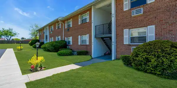 Image 4: 2-web-or-mls-DSC00496-