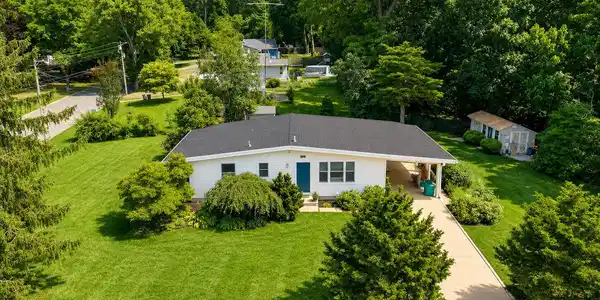 Image 2: 184 Parkview Terr