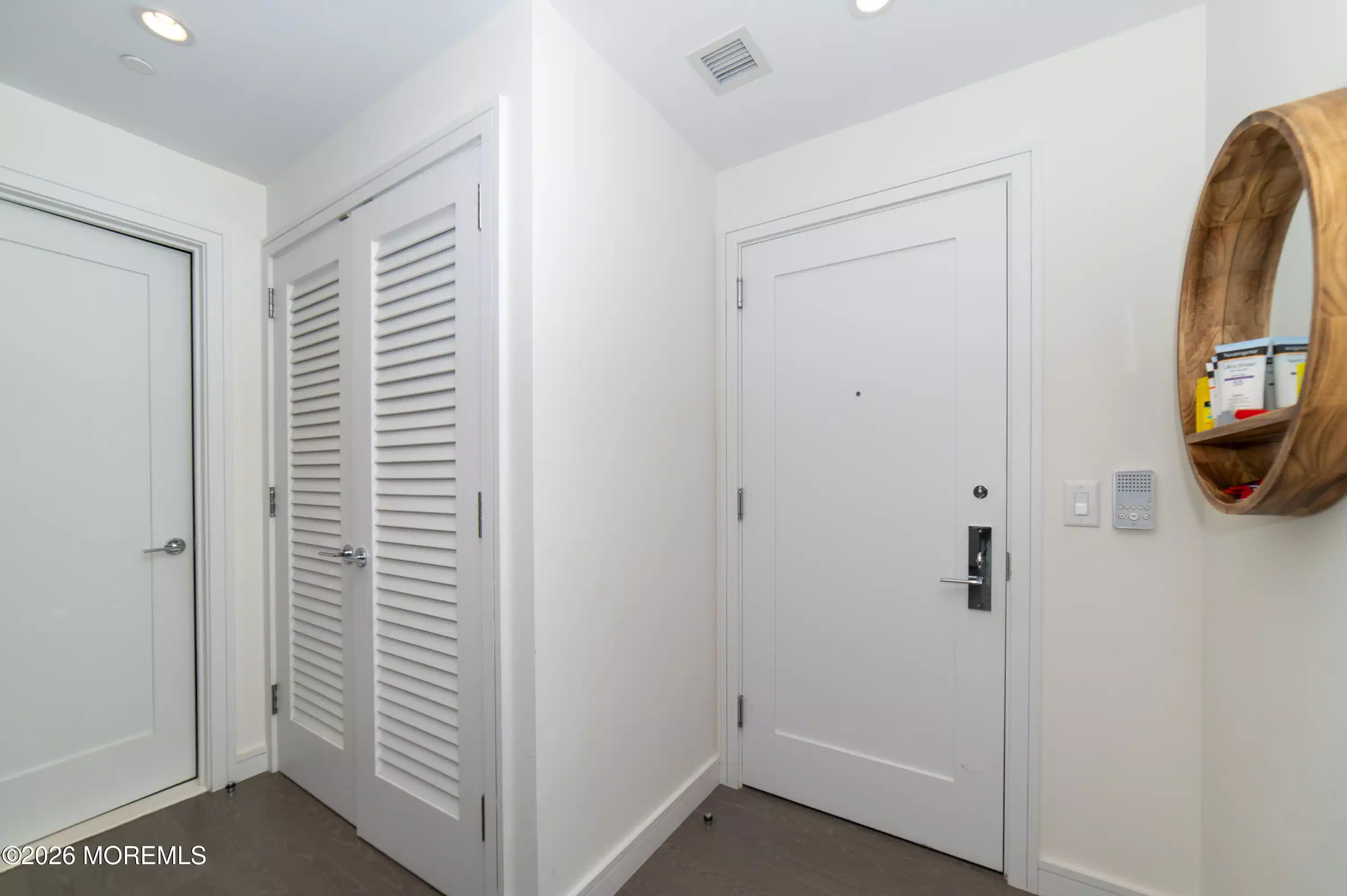 Image 1: Foyer